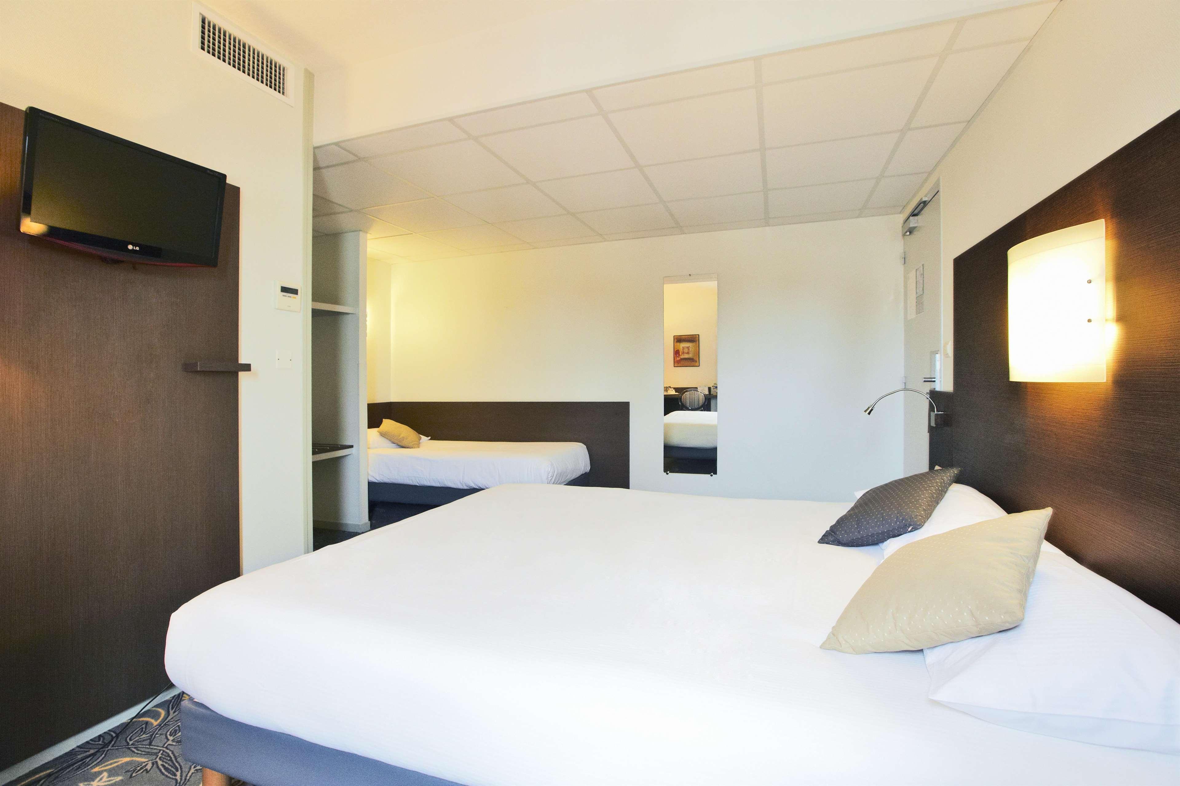 Hotel Kyriad La Rochelle Centre Ville Exterior foto